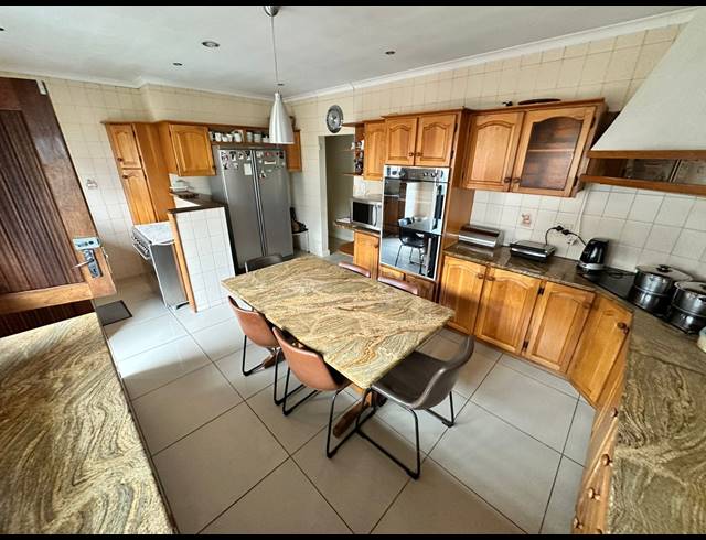 3 BEDROOM FREESTANDING FOR SALE IN EASTWOOD